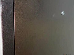 Починил ноут сводной сестре, а она отблагодарила грубым домашним трахом узкой пиздой