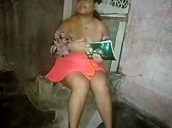 La jefa checks the site, masturbates with a vibrator till workers show up 😈