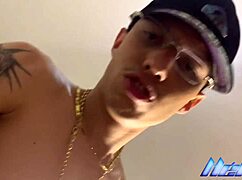 Novinho götüne koca sik alıp öğreniyor