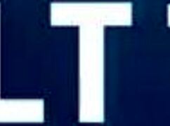 Hot Redhead HR Bribes Her Milf Boss Reagan Foxx With a Relaxing Massage