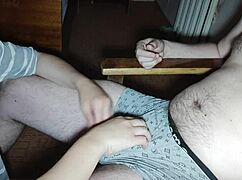 Κοίτα με να χτυπάω το πούτσο σου μέχρι να τελειώσεις