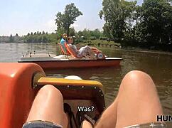 Kurvige Tussi mit Saftigen Titten Fucks Stranger for Cash