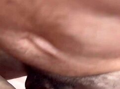 dando pro pauzudo no quintal de casa?