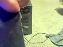 Немного 18+ смазки разжигает дикое действие в спальне