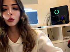 يا، زوج أم صديقتي، ليش تقنعني أنام معك؟ كنت بس بدي أشوف فيلم!