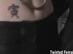 Bu Orospuya Patronun Kim Olduğunu Taşak Tekmeleyerek Aşağılama İle Gösteriyoruz