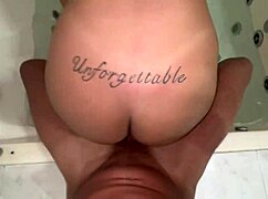 Üvey kızımı banyoda çıplak yakaladım amını raw sundu içime boşaldım!