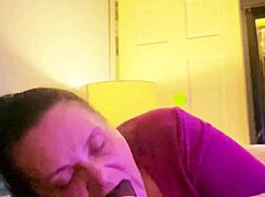 La seule façon pour moi de prendre cette bite noire bien profond dans ma bouche ! 😜