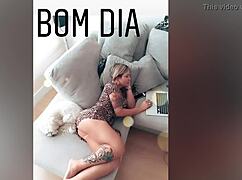 金髪熟女が熱いザーメン口いっぱい受け止め