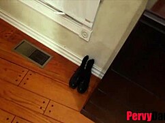 Big ass MILF seduces boyfriend at Christmas! 😏