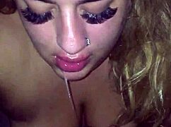 Blondinka BBW deli casual trenutek z BBC-jem, raziskujeta nova doživetja skupaj.