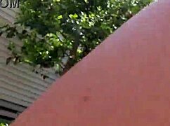 je me risque a une balade matinale nu dans un camping