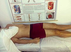 Ereção na Enfermaria with Curvy Nurse in Uniform Action