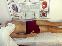 Ereção na Enfermaria with Curvy Nurse in Uniform Action