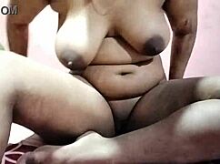 Indian college girl in the shower, prepping for steamy hotel action! 🛁🔥