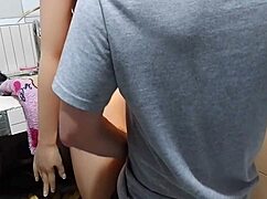 Ik word vast zwanger van mijn stiefvader met kleine lul