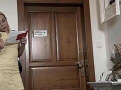 Ei, confere o solo com brinquedos da Rebecca Black!