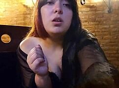 こっち来なよ、私のデカ尻でシコシコの仕方教えるわ、支配プレイで！