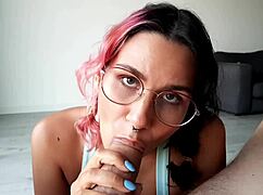 Hé, látni akarod, ahogy nyálazok ezen az óriás faszon egy vad szopáshoz?