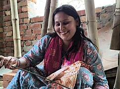 Labor women slammed hard by contractor for extra cash in dirty bed action