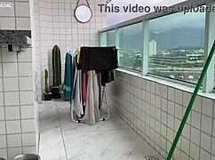 Сотрудница с шикарной жопой дразнит в коротком платье