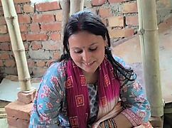 Labor women slammed hard by contractor for extra cash in dirty bed action