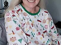 Morning routine with early masturbation and big tits