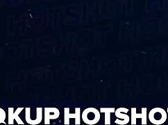 Bu Latina tatlış Penelope Woods, vahşi bir oyun seansında sert ve dağınık beceriliyor