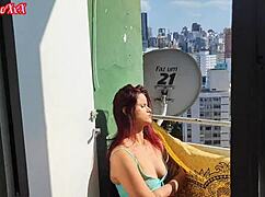 Pacar gue butuh creampie kontol raksasa biar tenang! 😍 Doggy di rumah