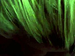 הזין מתפוצץ עם זרע על הפנים שלה בפנים אינטנסיבי