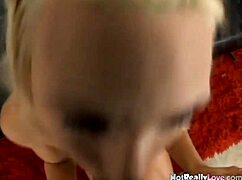 zakaj ta navihana najstnica 18+ sesa kurac in se jebe s skylar banx?