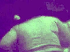 het kone utforsker skam og stønner høyt