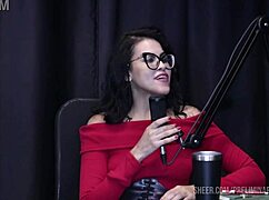 ブルナ・フェラーリがビア・ホットと赤透け衣装ポッドキャストパート2グループトーク