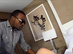 sara jay dostáva olízanú svoju mokrú pičku v relácii s špinavým rozprávaním... wow! 😜