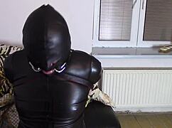 i bound droolin katja in leather bondge