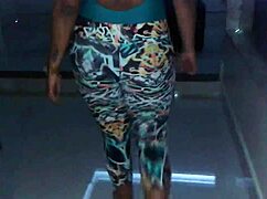 she says, 'ganhou mais uma calça e body novos trying on lycra'