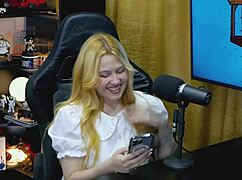 Ninfeta Viamms rates Ruan's thick rod during outdoor massage