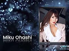 Gadis Berambut Kerinting