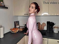 Moj najvroči video z tatuaji in piercingi je na sporedu