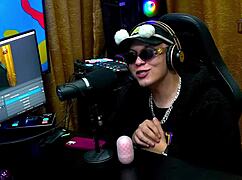 i love how didy reis shows her tits during the podcast and rui licks them