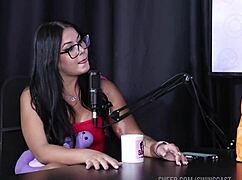 maggie sucks cock for cum on huge tits 😍