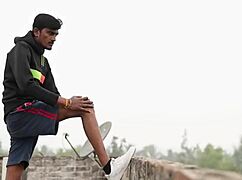 이른 아침 데바르가 바비와 인도 스타일로 로맨틱한 섹스 즐겨