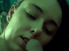 Je lui ai fait avaler du sperme dans la voiture pendant notre long voyage