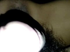 La femme de chambre française Sadie Sable se fait défoncer la chatte