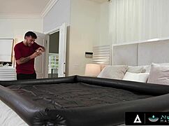 Saya alami nuru massage pertama yang nakal dengan ebony cantik Ameena Green