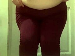 Wow, check my curvy body teasing and hot piss action!