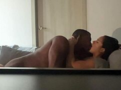 يأكلون كسي حتى أصرخ في النشوة - زوجين هاوين نيسديل