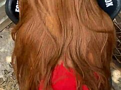 Mokrá kunda latinské panenky tvrdě stříká