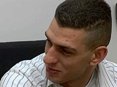 Autsch! Der Dildo Deal Mit Diana Stretches Her Limits