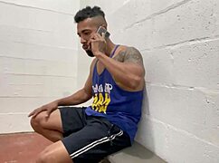 Współpracownik wyruchał moją żonę w szatni gdy patrzyłem